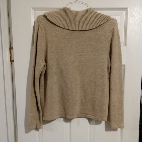 SOLD   Vintage 🆕 Tiara International Embroidered Cardigan Sweater Zipper Front - Picture 4 of 11